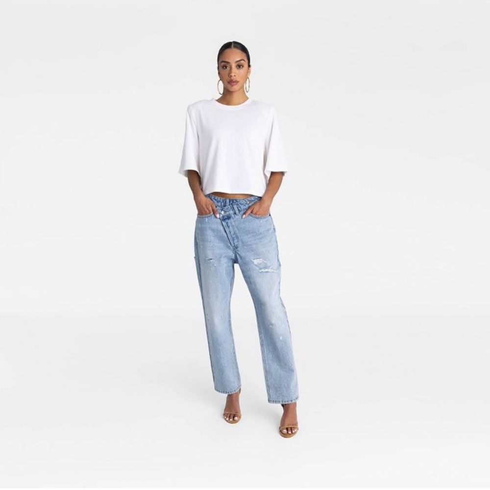 KBB by KAHLANA Women’s Mid Rise Tapered Leg Dylan Jeans - Light Wash Size 10